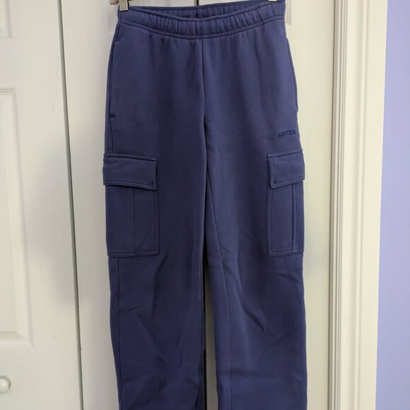 Aritzia Sweatfleece Cargo Pants - Picture 1 of 2
